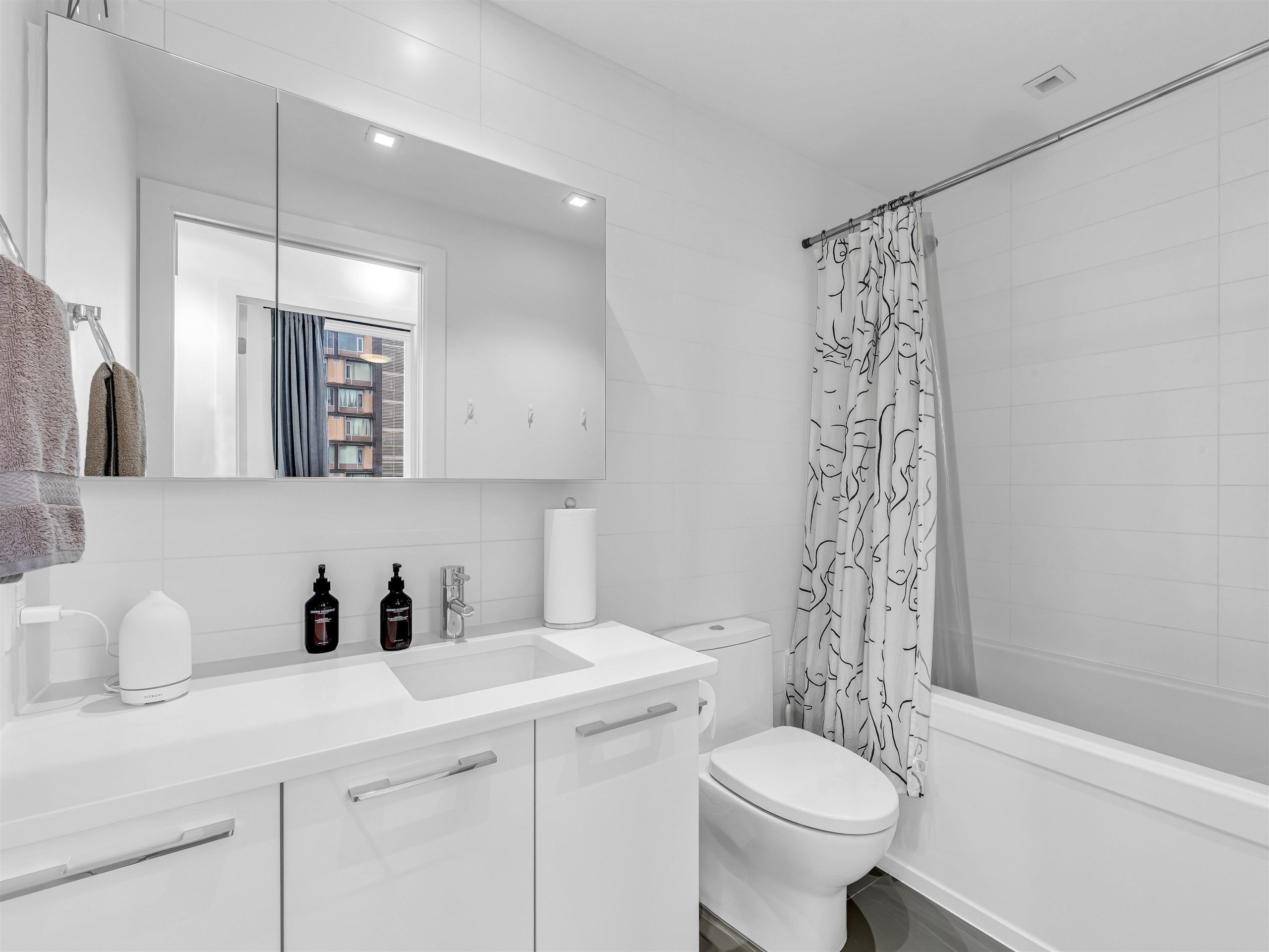 801 108 E 1ST AVENUE, VANCOUVER 14