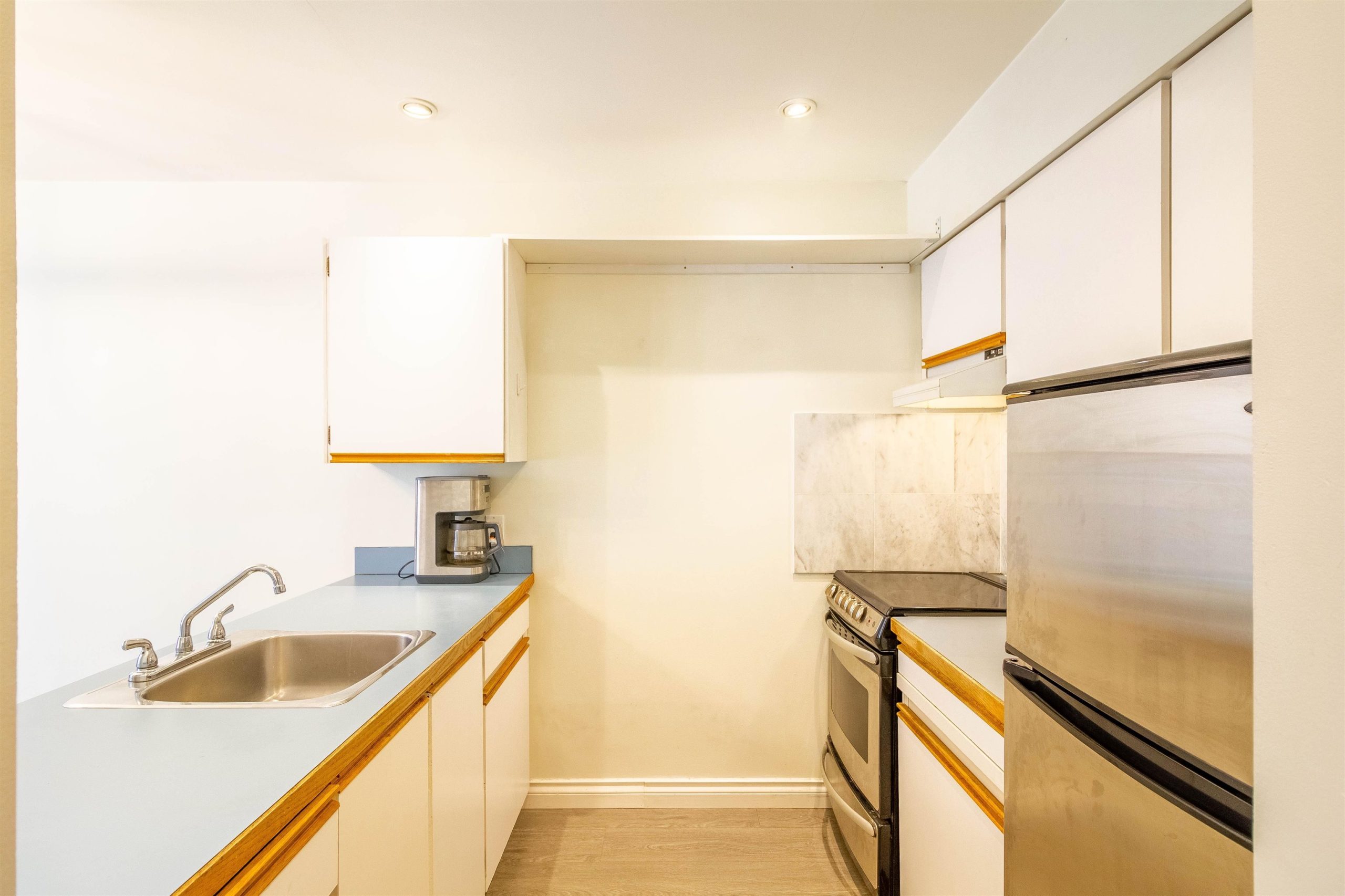 206 428 AGNES STREET, NEW WESTMINSTER 8