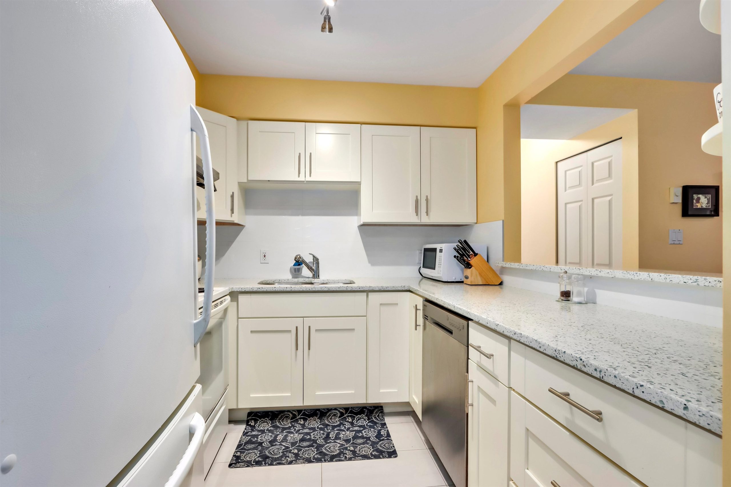102 3755 ALBERT STREET, BURNABY 10
