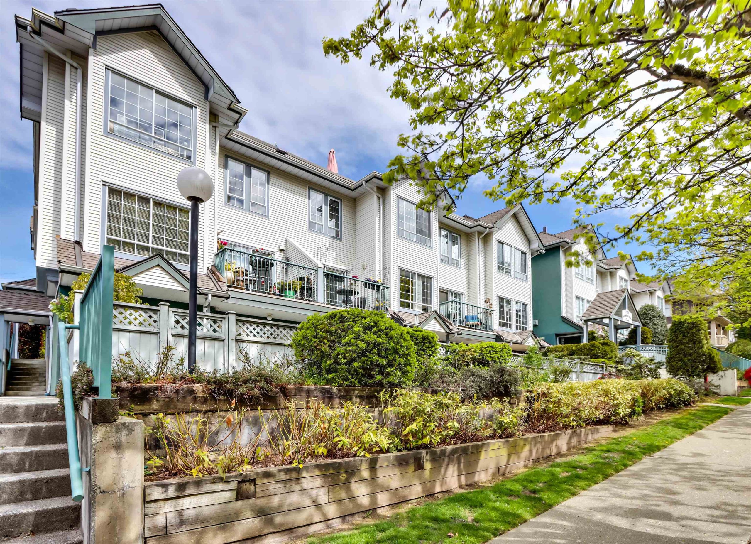 102 3755 ALBERT STREET, BURNABY 22