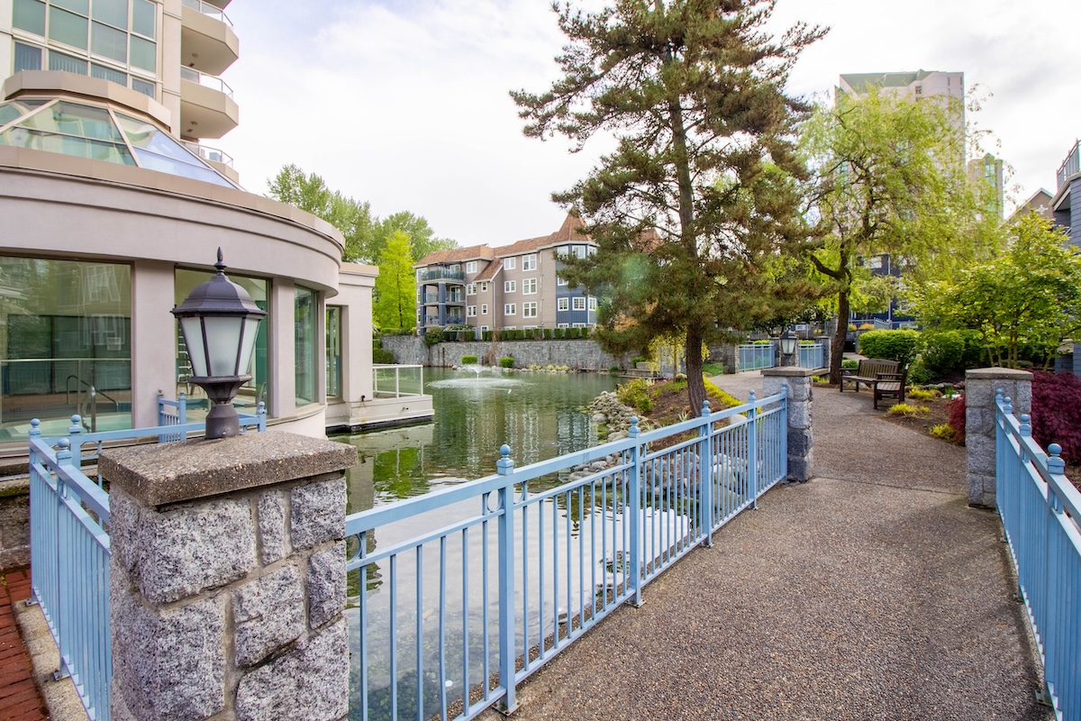 802 3070 GUILDFORD WAY, COQUITLAM 27