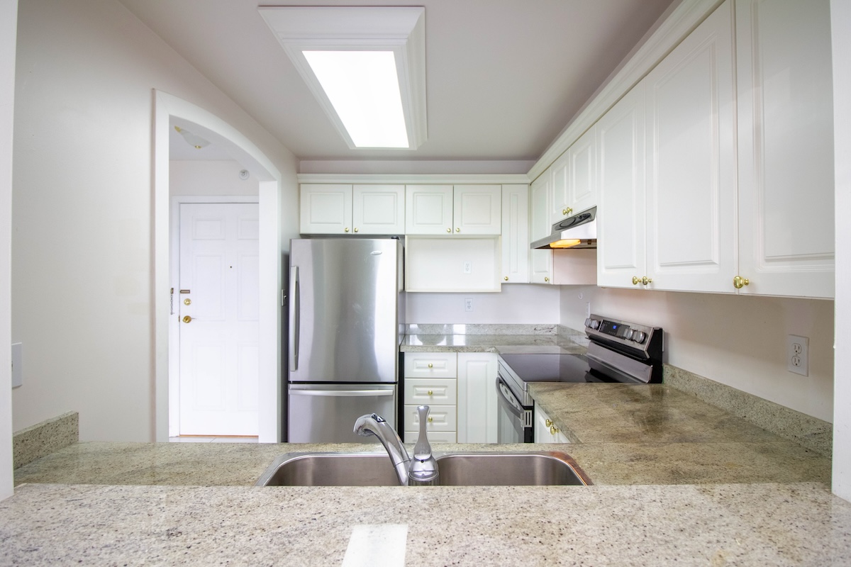 802 3070 GUILDFORD WAY, COQUITLAM 7