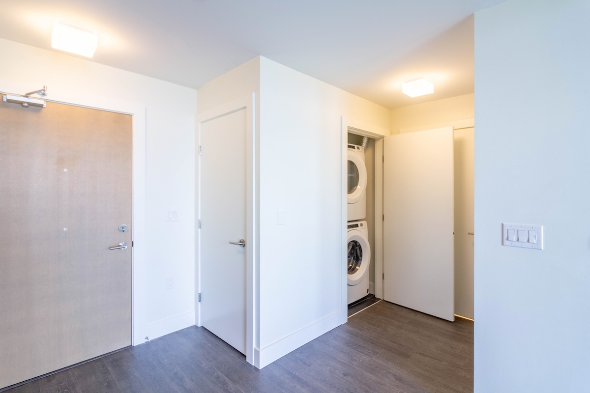 1301 3438 SAWMILL CRESCENT, VANCOUVER 13