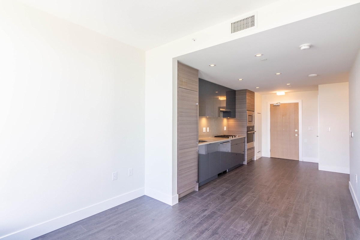 1301 3438 SAWMILL CRESCENT, VANCOUVER 6