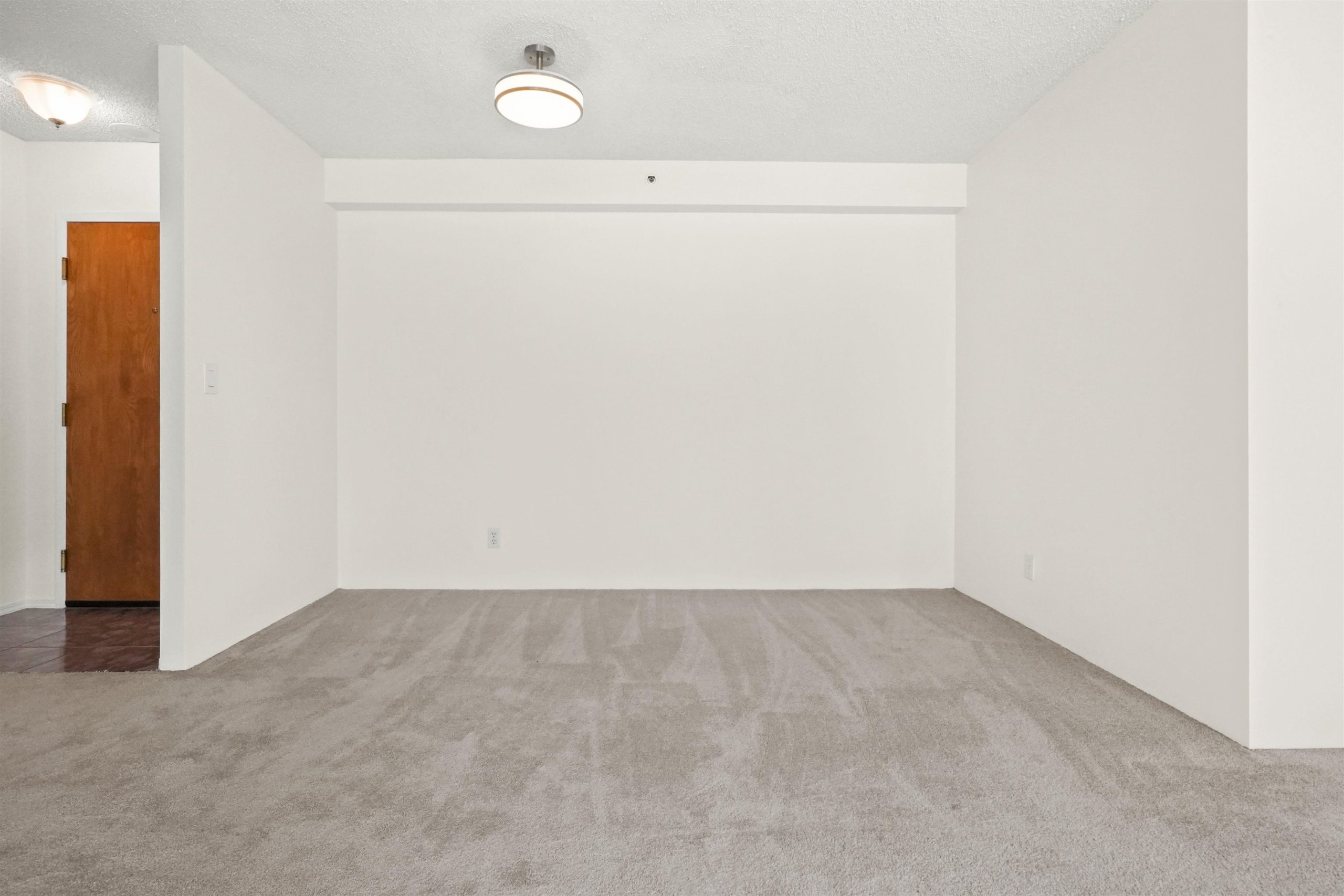 402 551 AUSTIN AVENUE 27