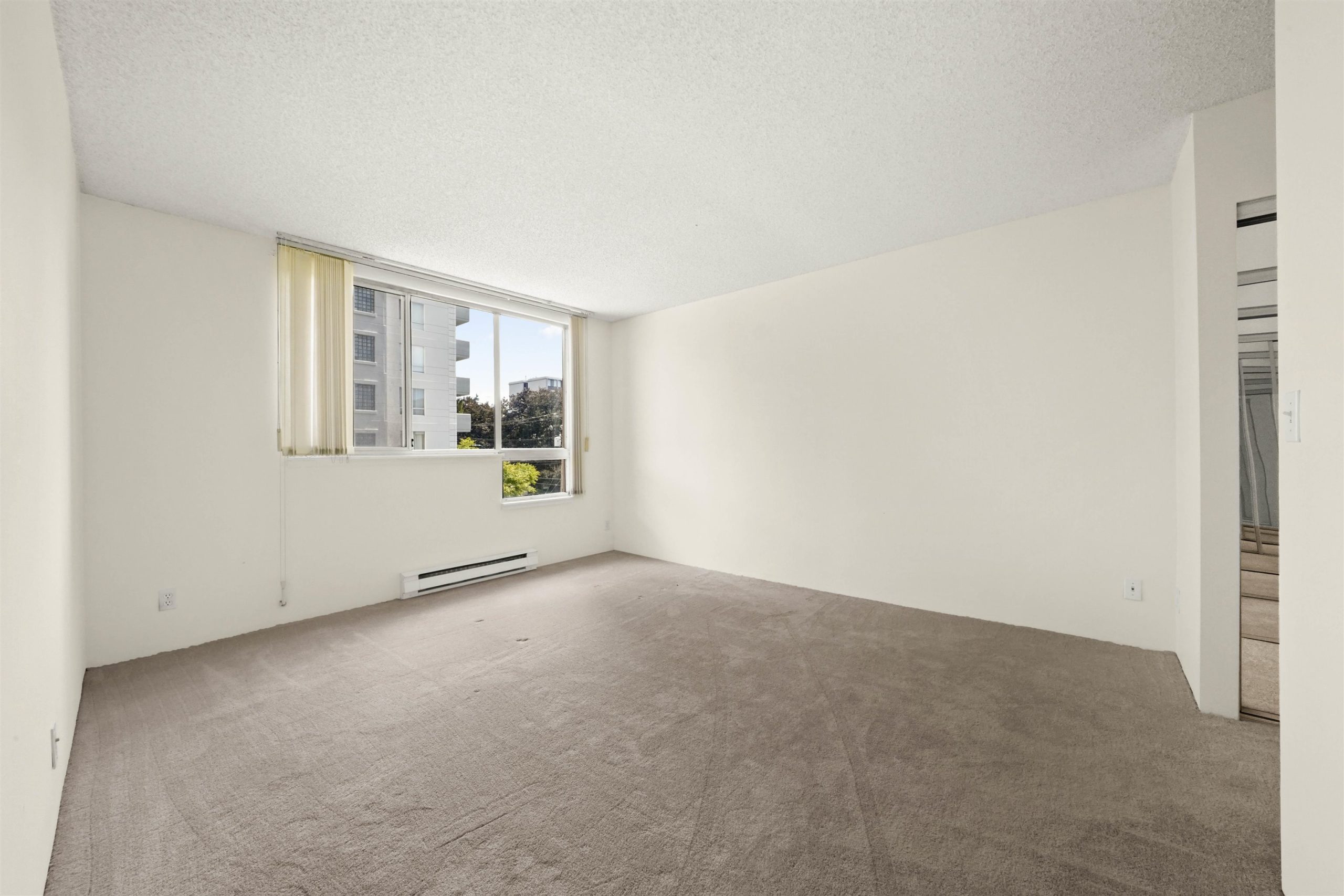 402 551 AUSTIN AVENUE 30