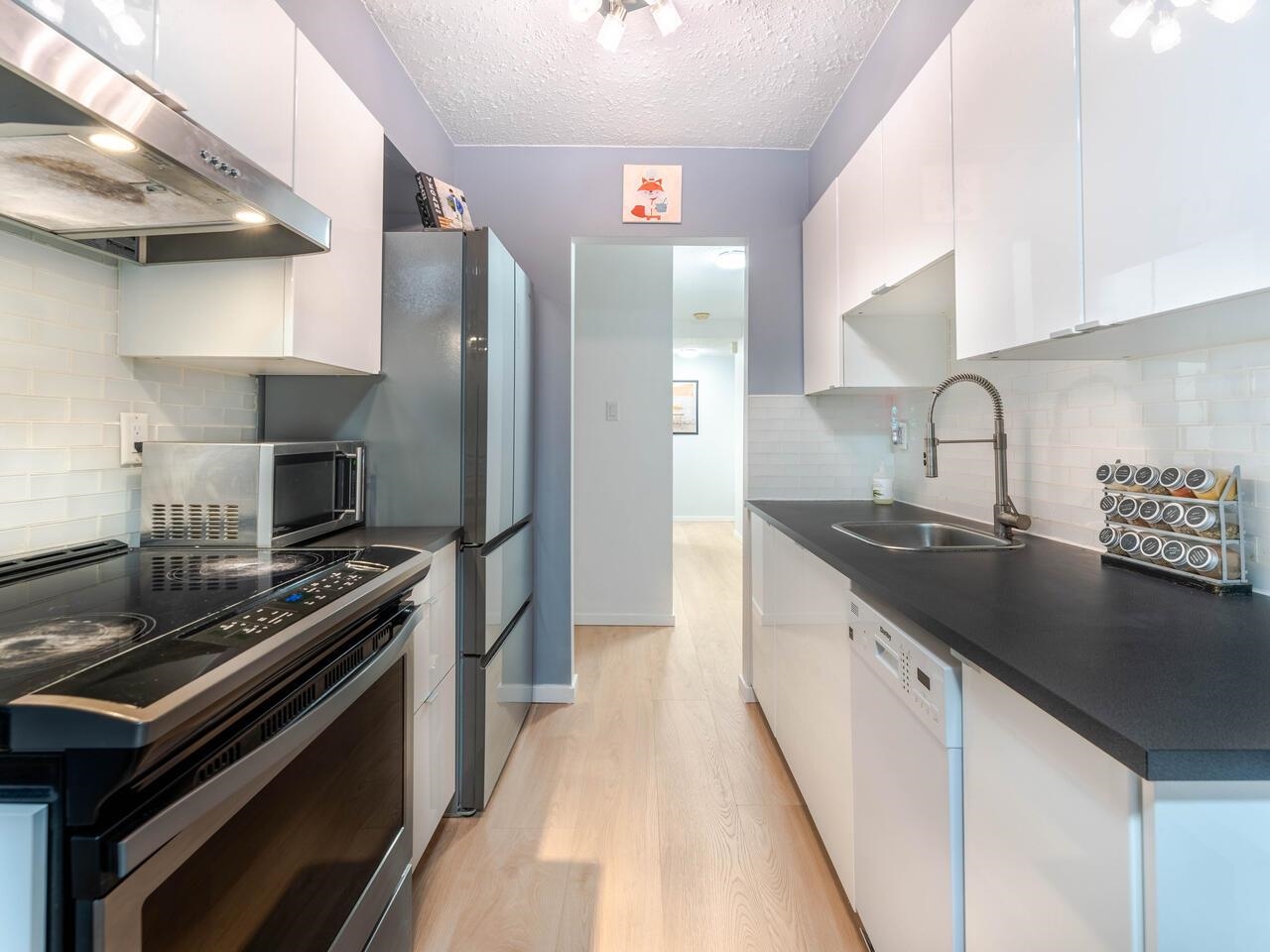 207 250 W 1ST STREET 14