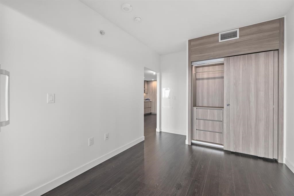 605 4880 LOUGHEED HIGHWAY 10