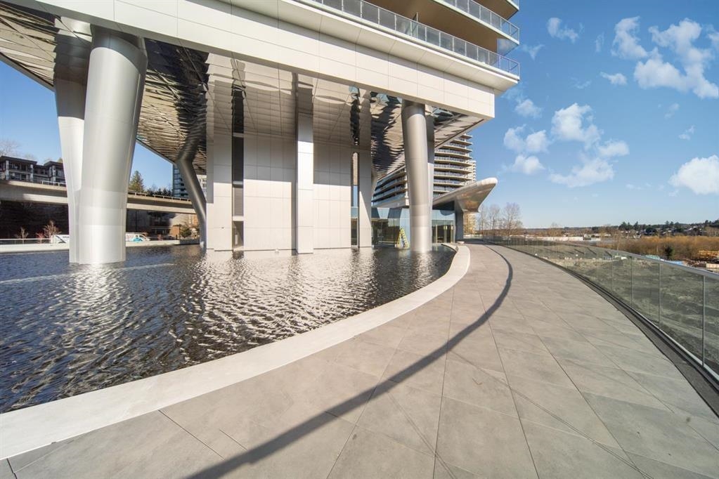 605 4880 LOUGHEED HIGHWAY 16