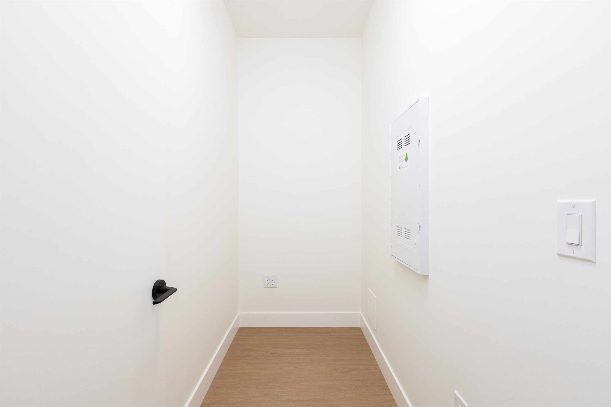 610 2235 E BROADWAY 11