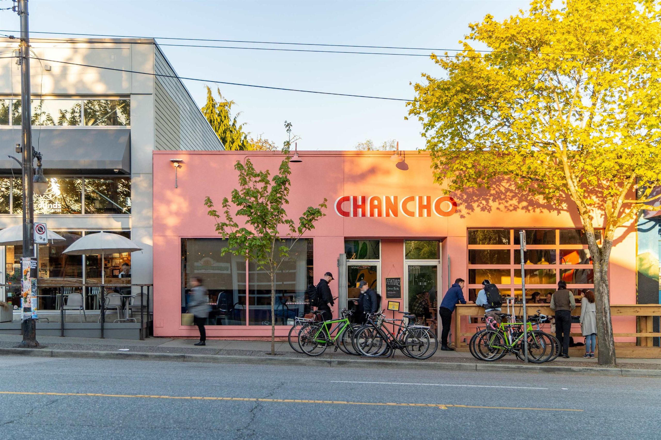 610 2235 E BROADWAY 20