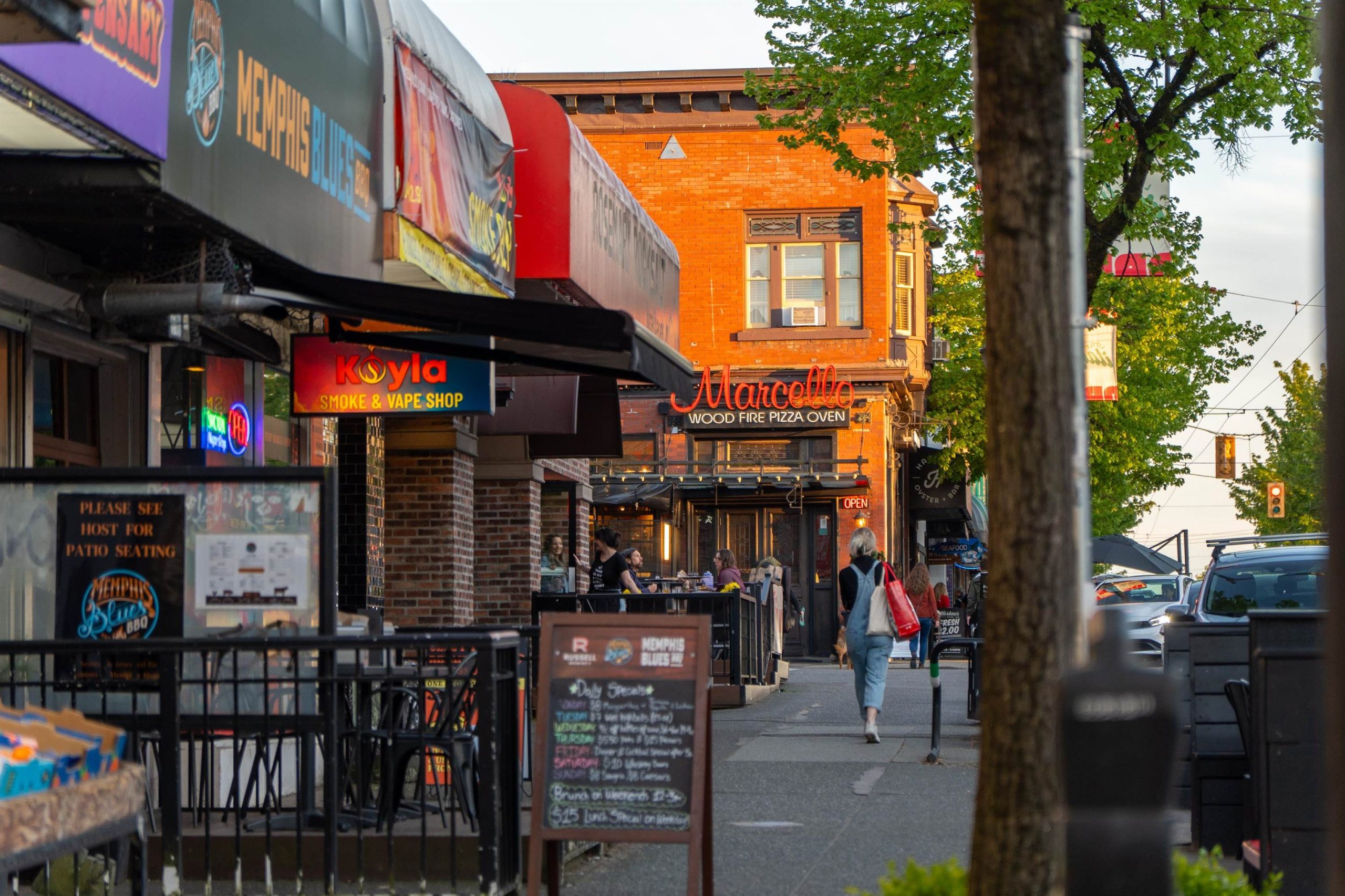 610 2235 E BROADWAY 21