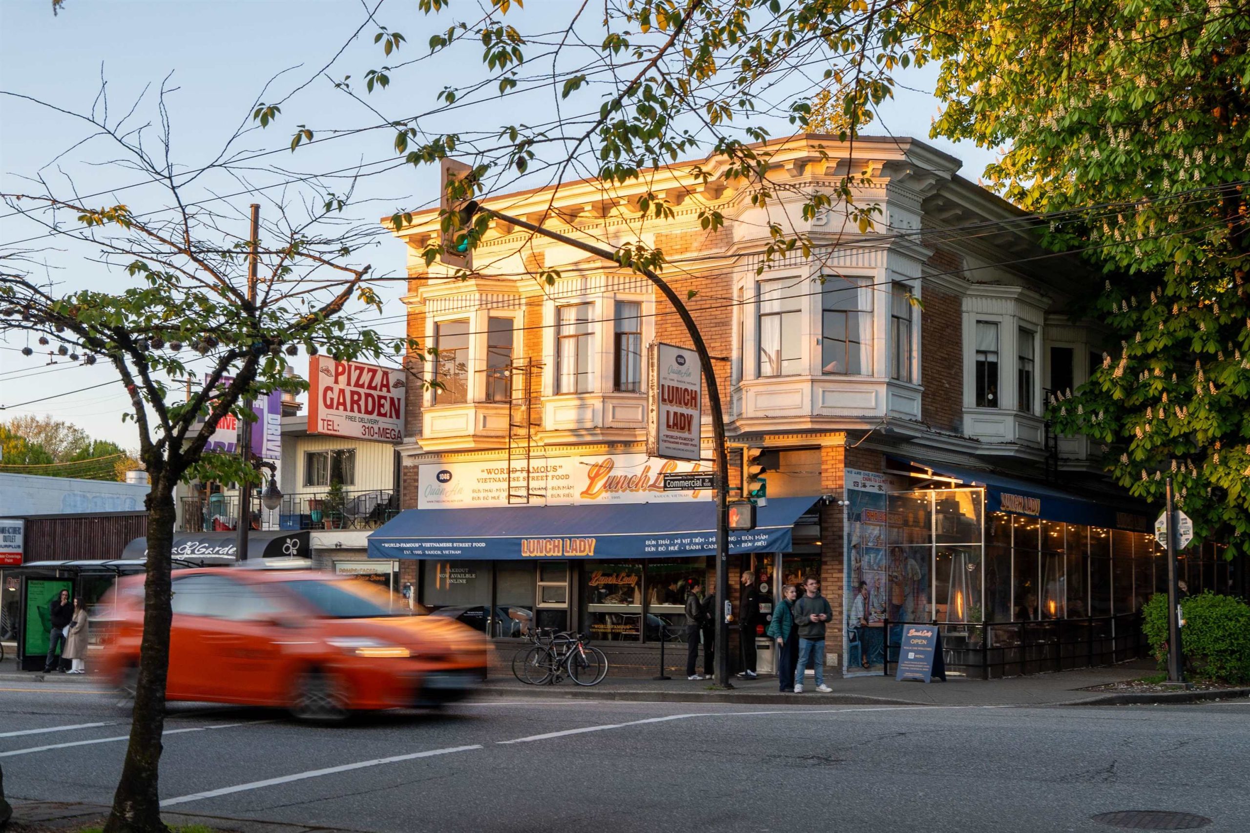 610 2235 E BROADWAY 22