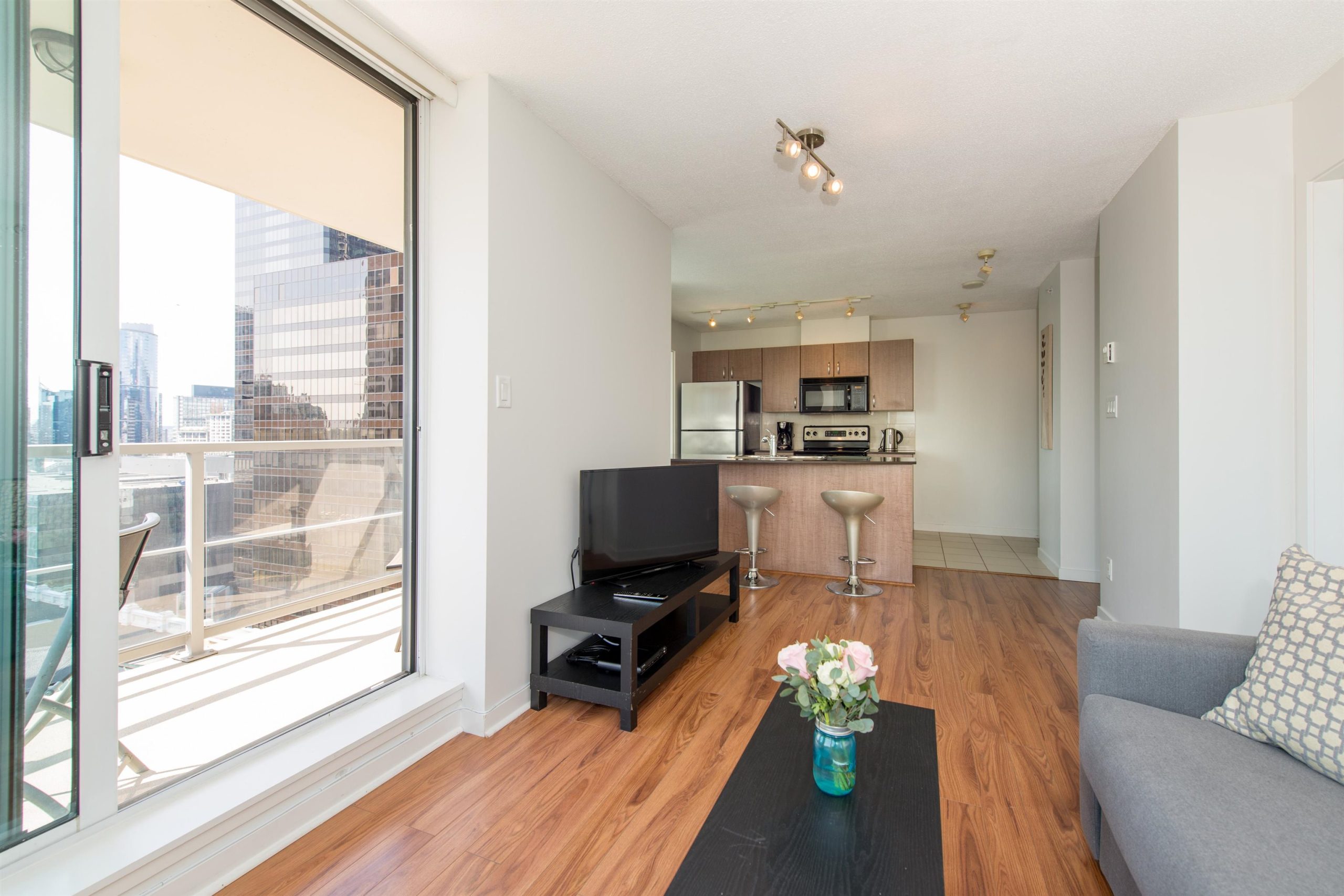 1916 610 GRANVILLE STREET 7