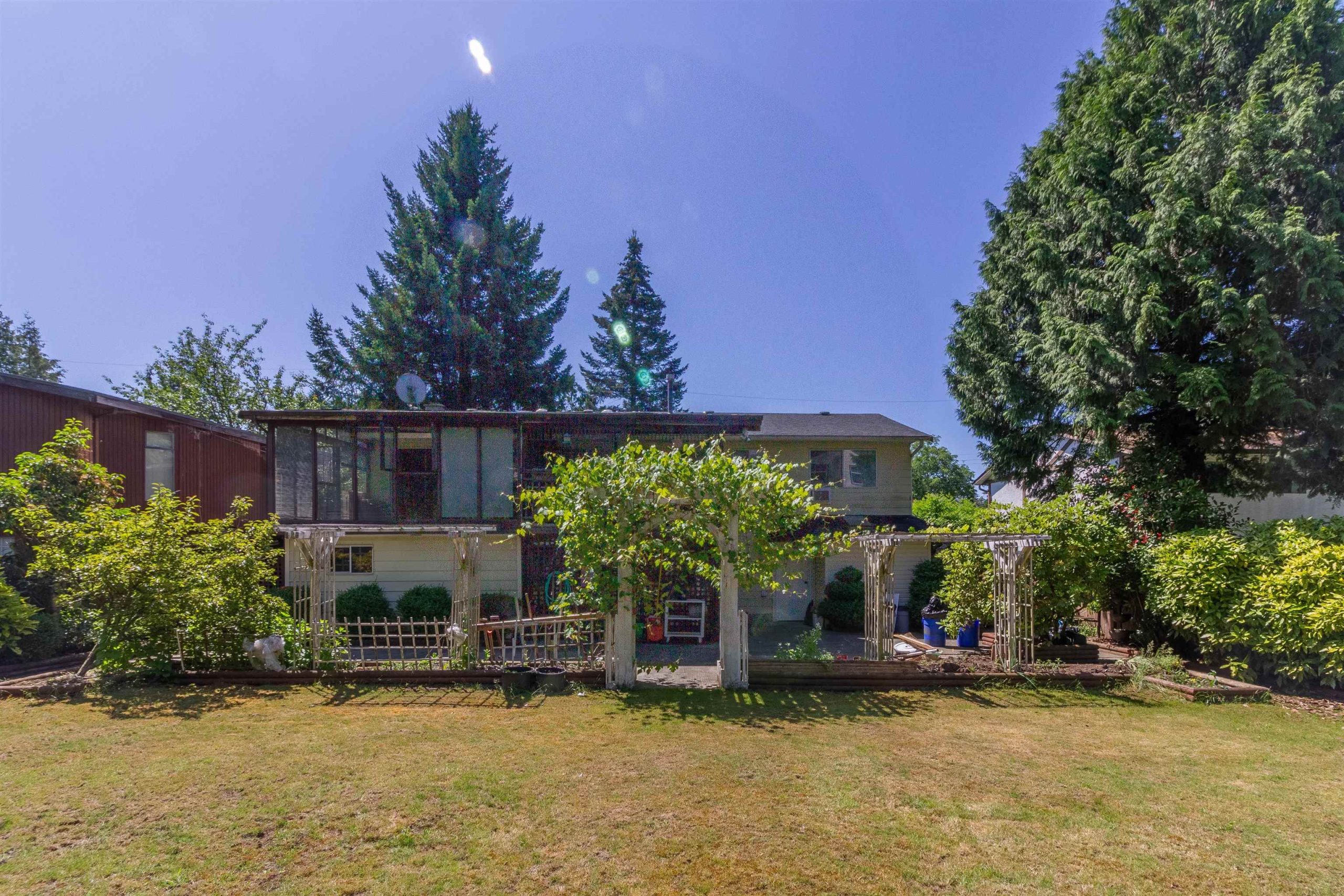 14959 90A AVENUE, SURREY 27
