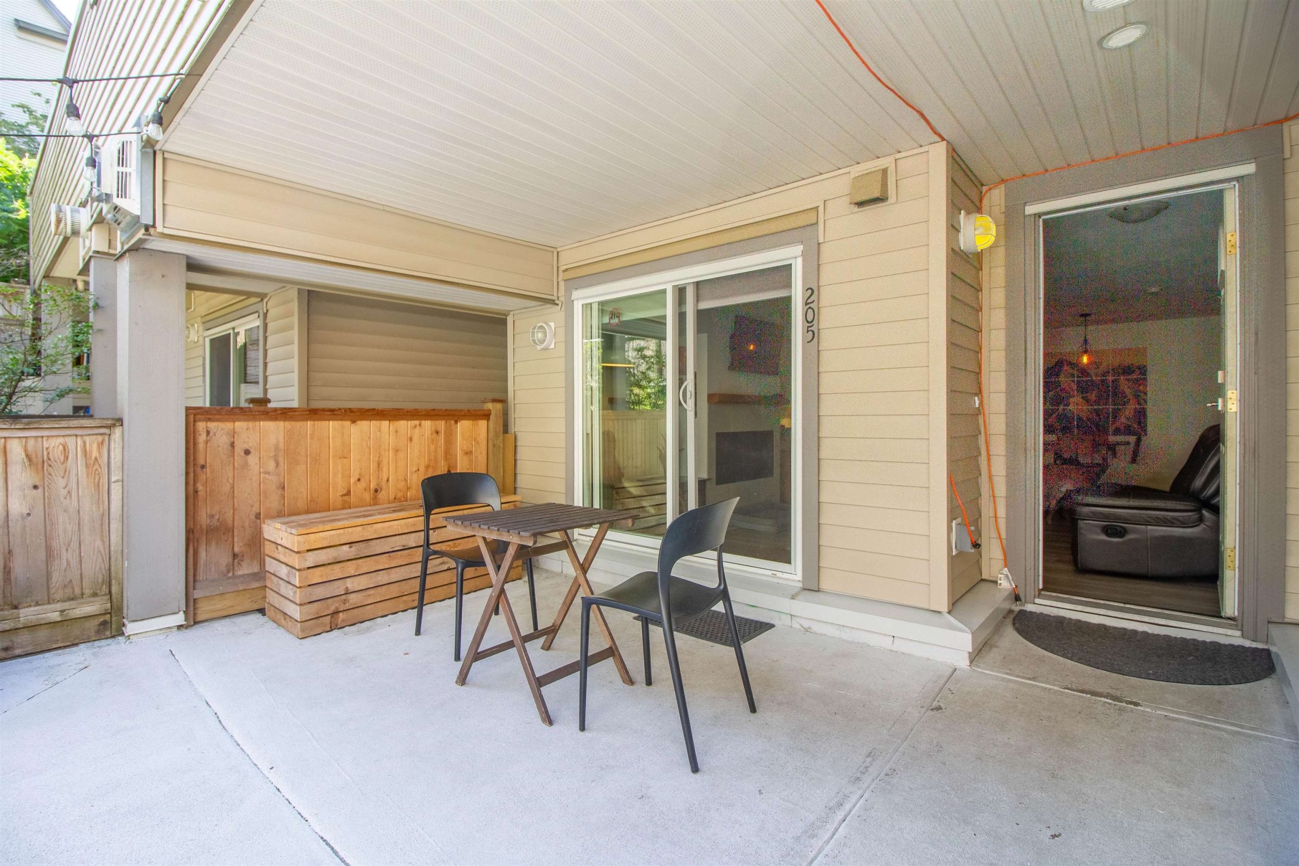 205 3709 PENDER STREET, BURNABY 16