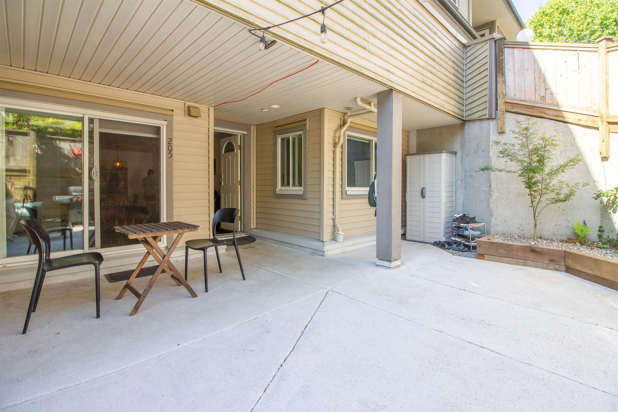 205 3709 PENDER STREET, BURNABY 22