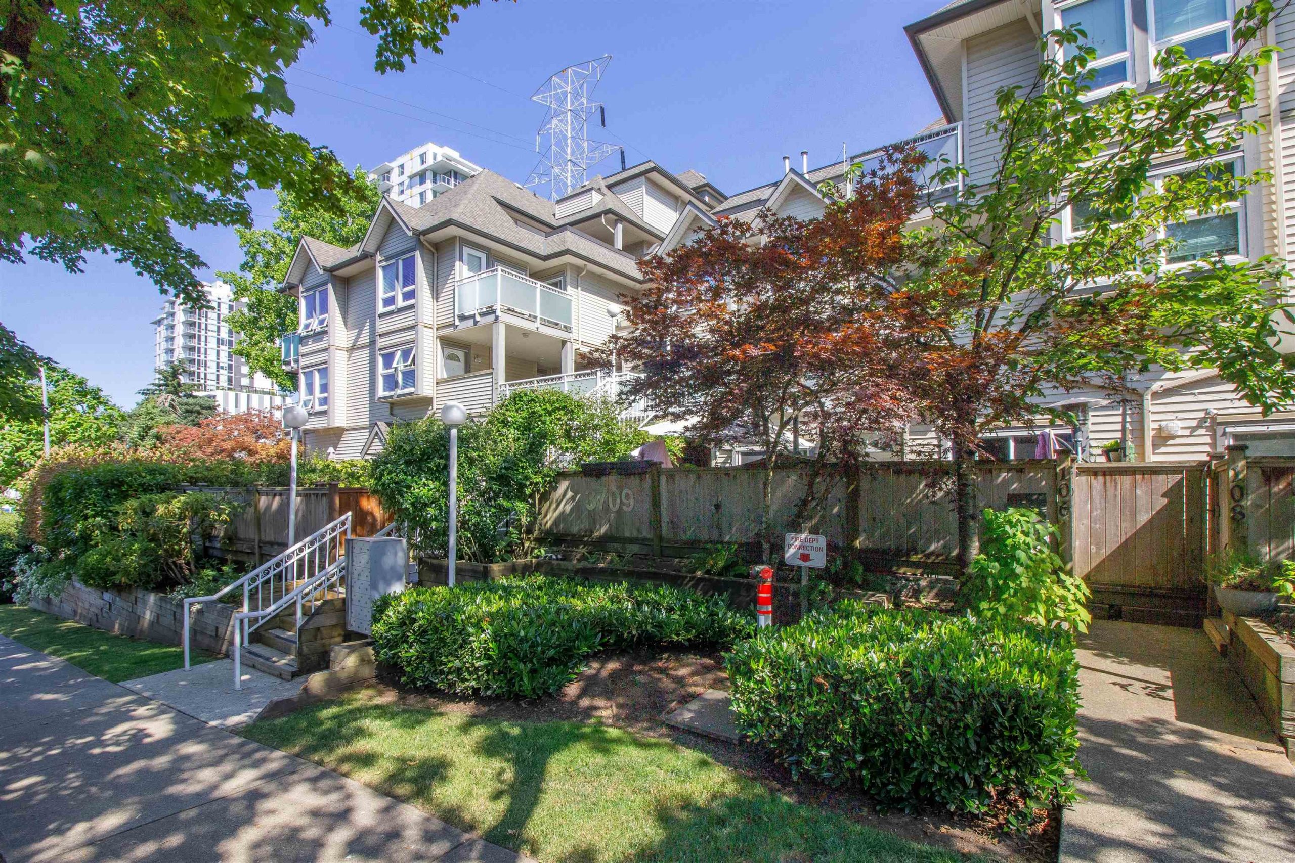 205 3709 PENDER STREET, BURNABY 23