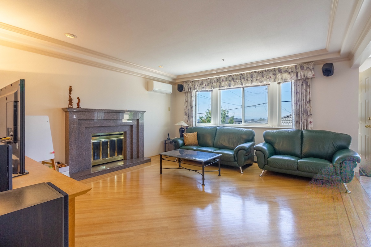 2006 QUALICUM DRIVE, VANCOUVER 10