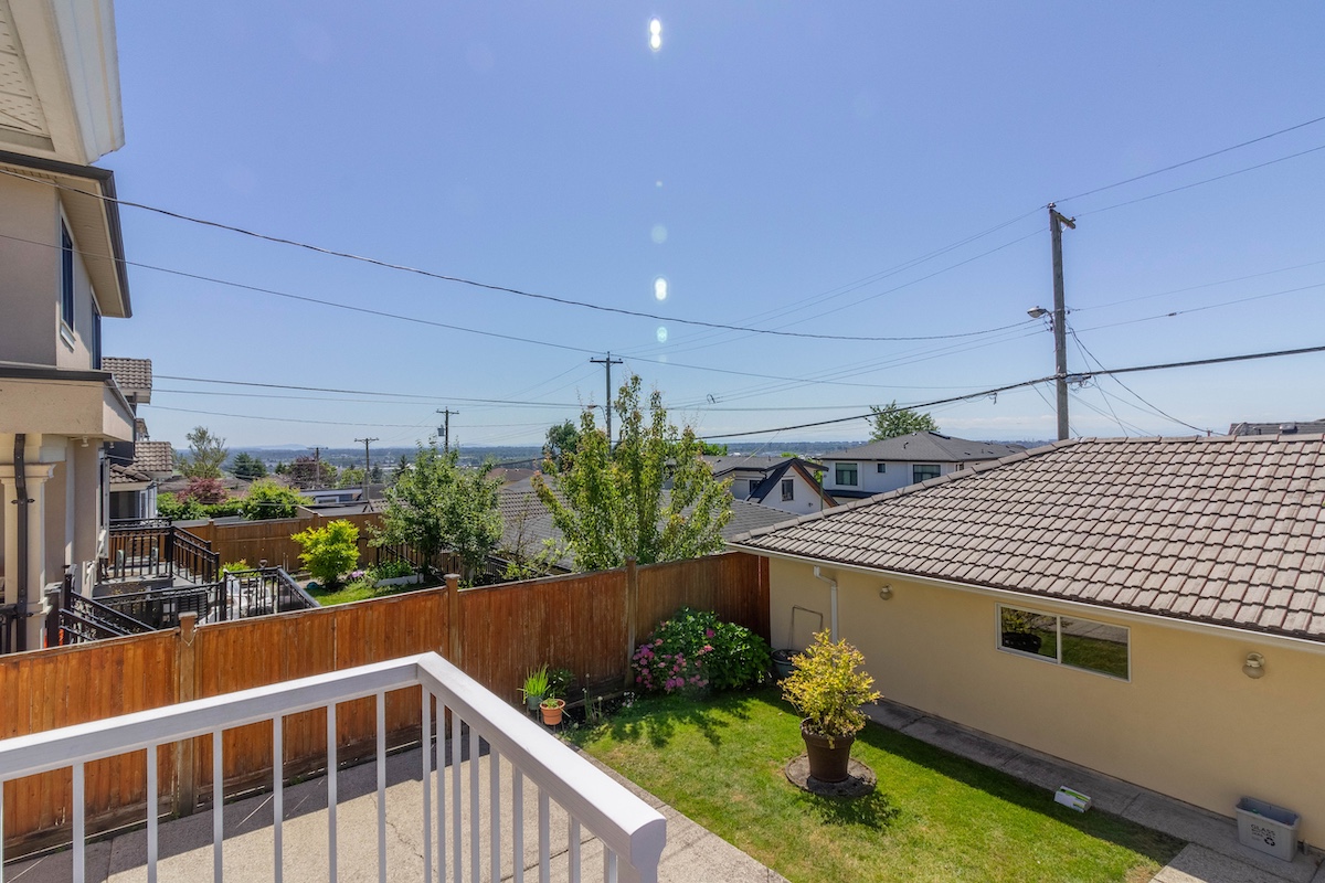 2006 QUALICUM DRIVE, VANCOUVER 13