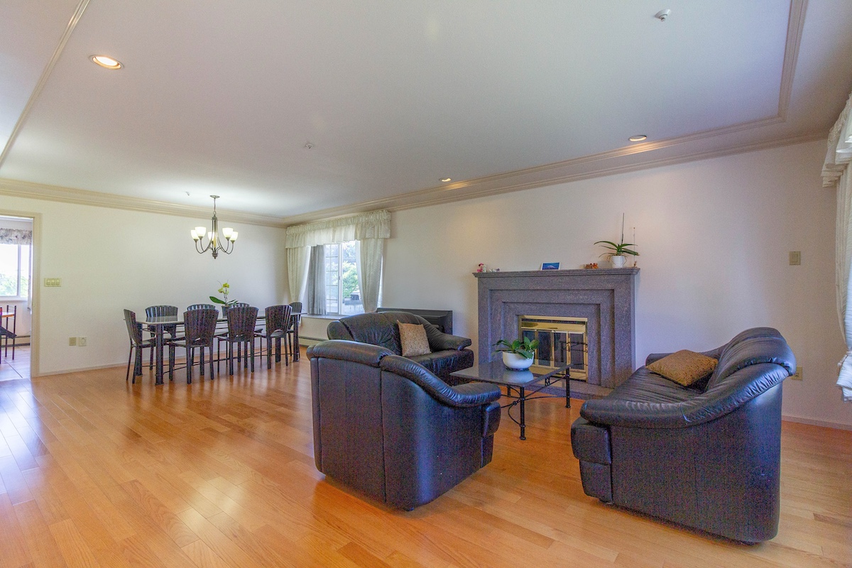 2006 QUALICUM DRIVE, VANCOUVER 2