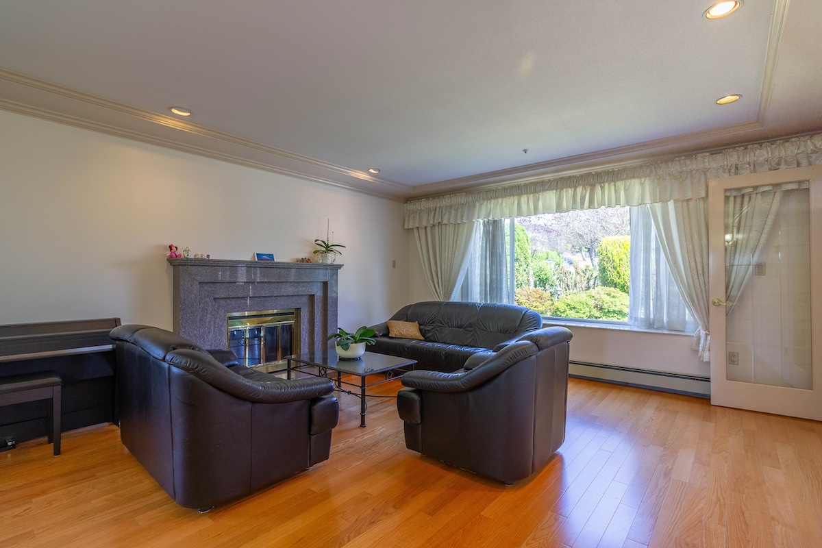 2006 QUALICUM DRIVE, VANCOUVER 3