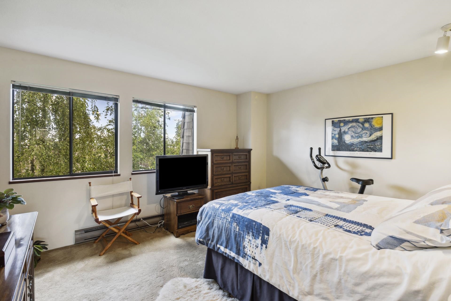 2 220 W 16TH STREET 22
