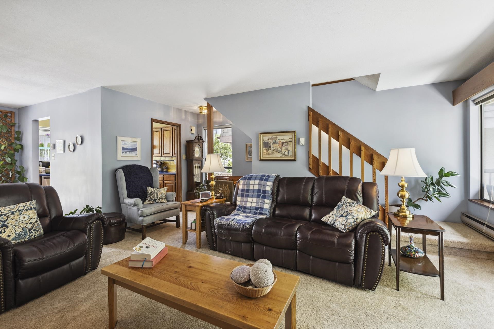 2 220 W 16TH STREET 9