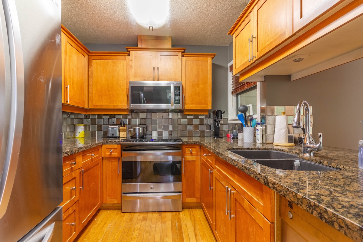 6 9000 ASH GROVE CRESCENT, BURNABY 8