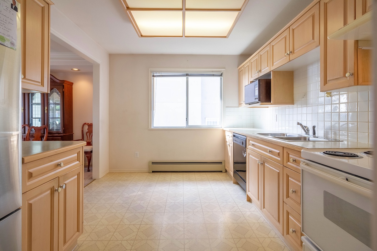 3797 PARKER STREET, BURNABY 10