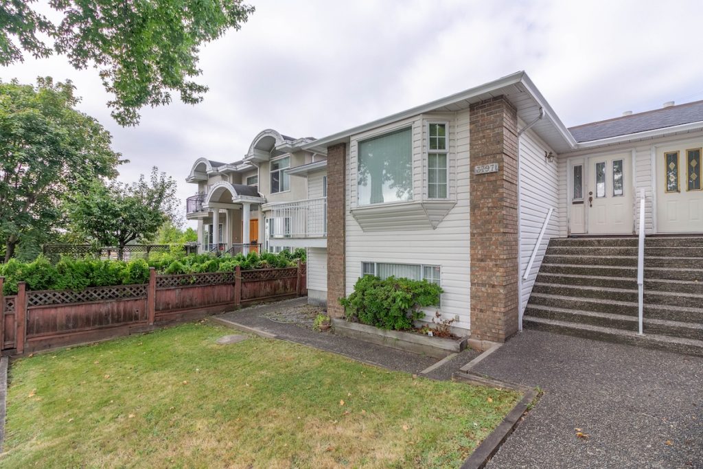 3797 PARKER STREET, BURNABY