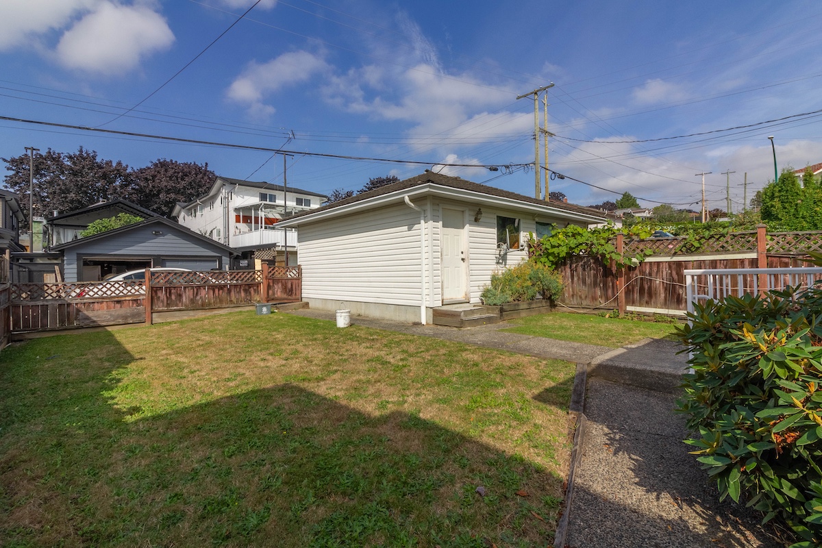 3797 PARKER STREET, BURNABY 25