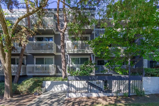306 1545 E 2ND AVENUE, VANCOUVER