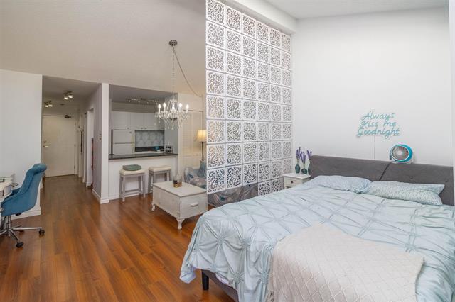 306 1545 E 2ND AVENUE, VANCOUVER 9