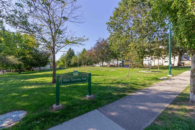 306 1545 E 2ND AVENUE, VANCOUVER 24
