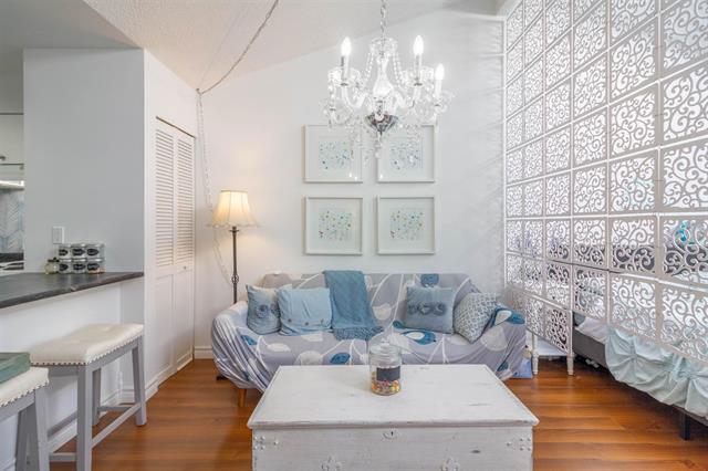 306 1545 E 2ND AVENUE, VANCOUVER 4