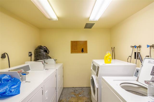 306 1545 E 2ND AVENUE, VANCOUVER 20