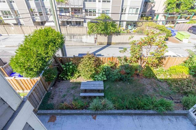 306 1545 E 2ND AVENUE, VANCOUVER 17