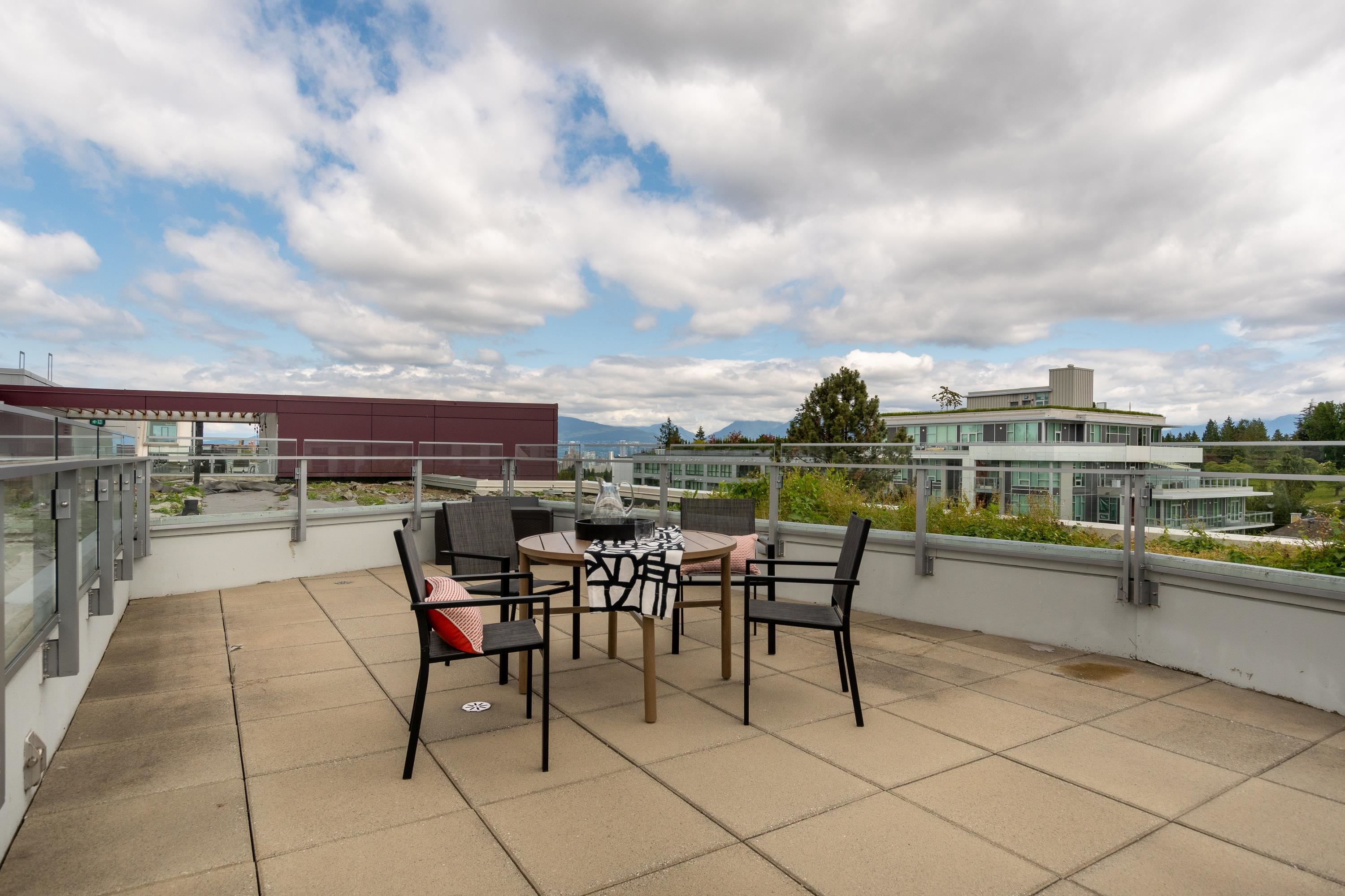603 5033 CAMBIE STREET 2