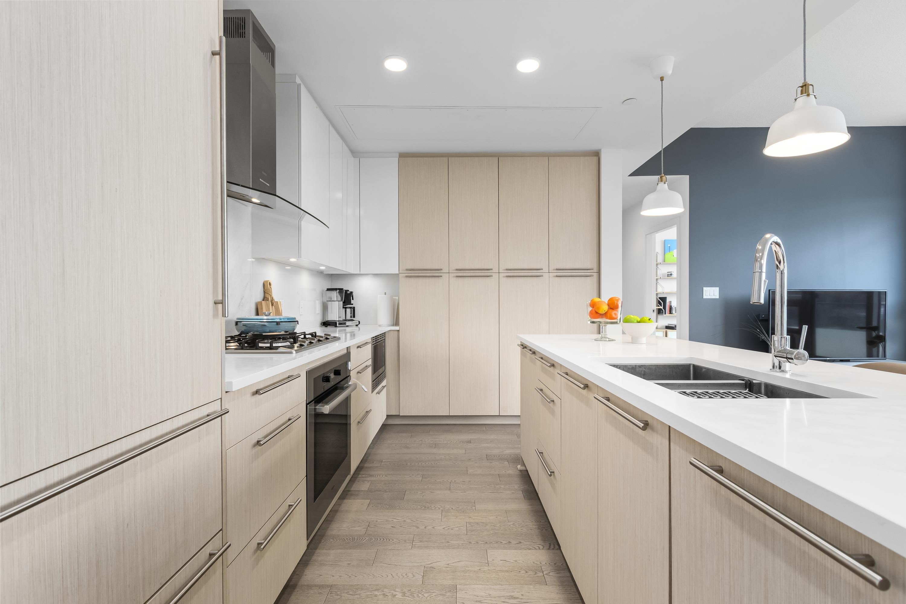 603 5033 CAMBIE STREET 8