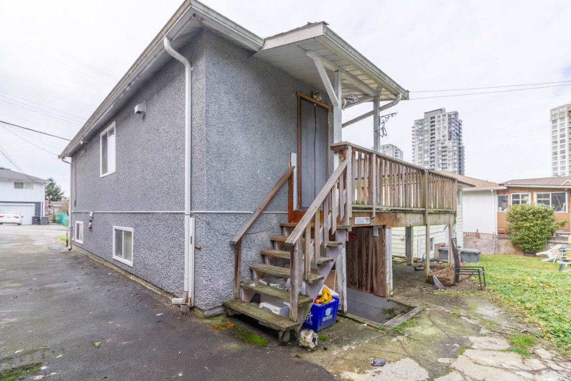 5630 LINCOLN STREET 20