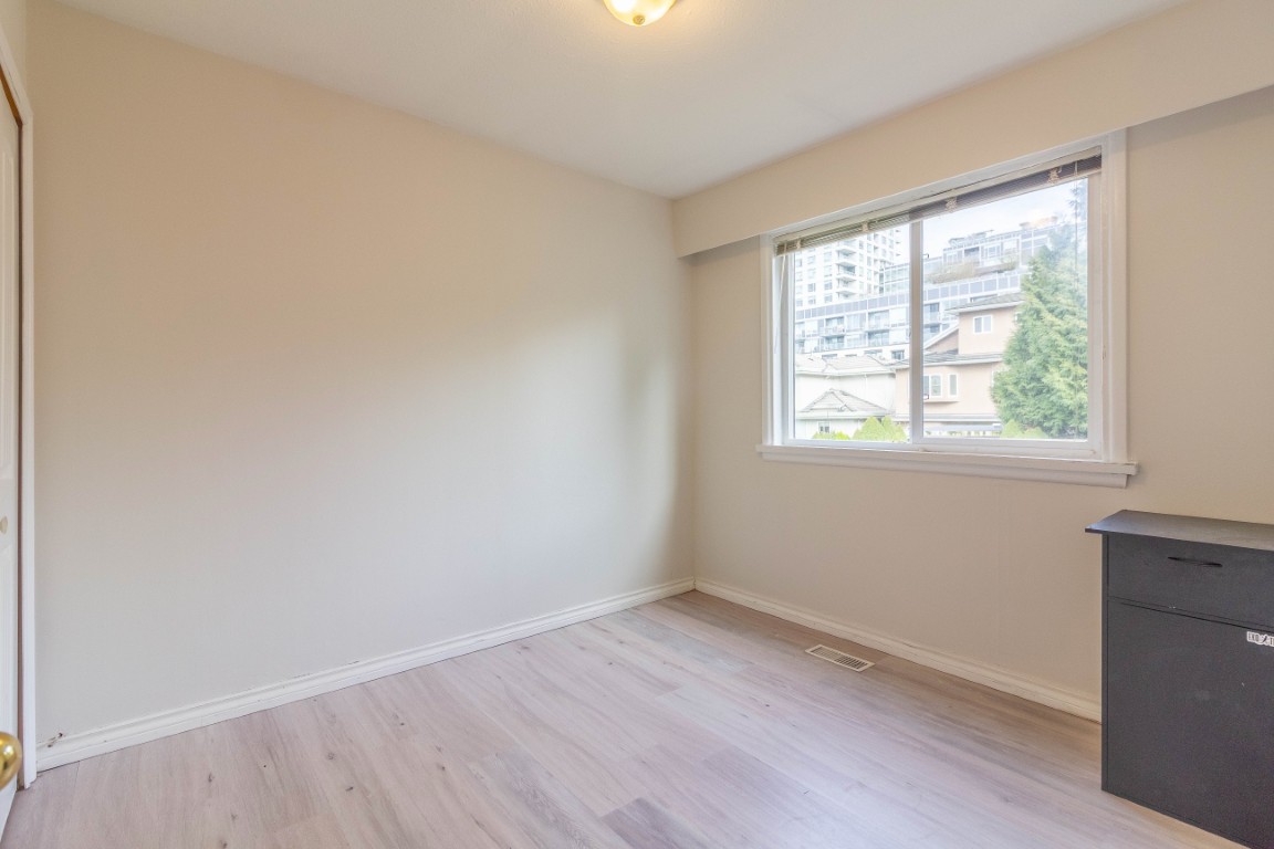 5630 LINCOLN STREET 10