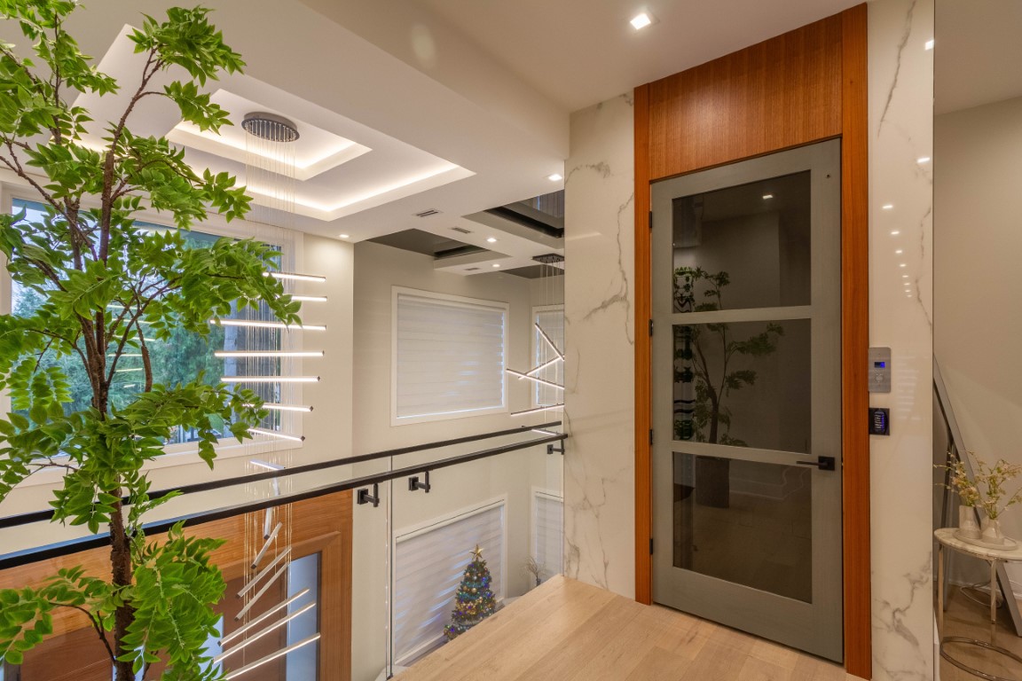 13906 35A AVENUE, SURREY 17
