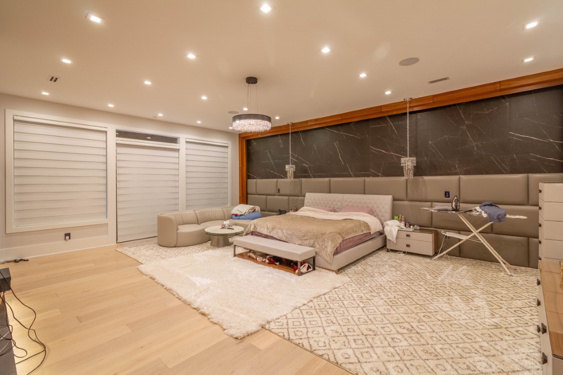 13906 35A AVENUE, SURREY 20