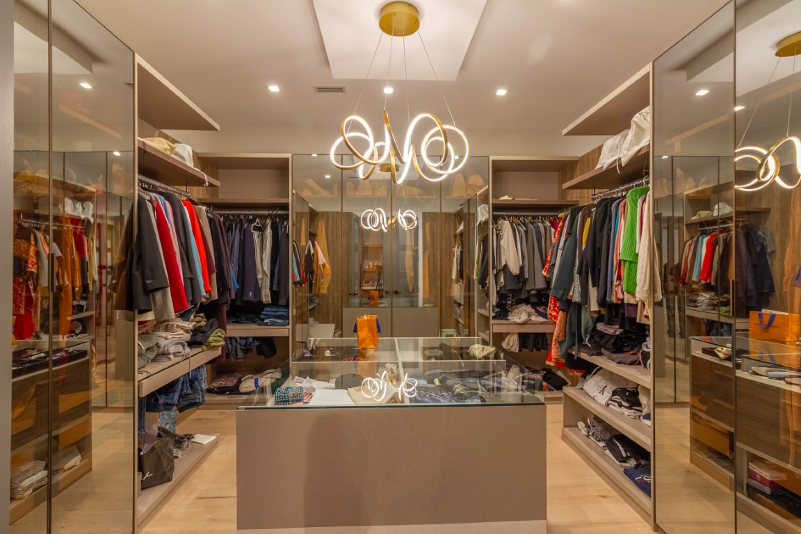 13906 35A AVENUE, SURREY 21