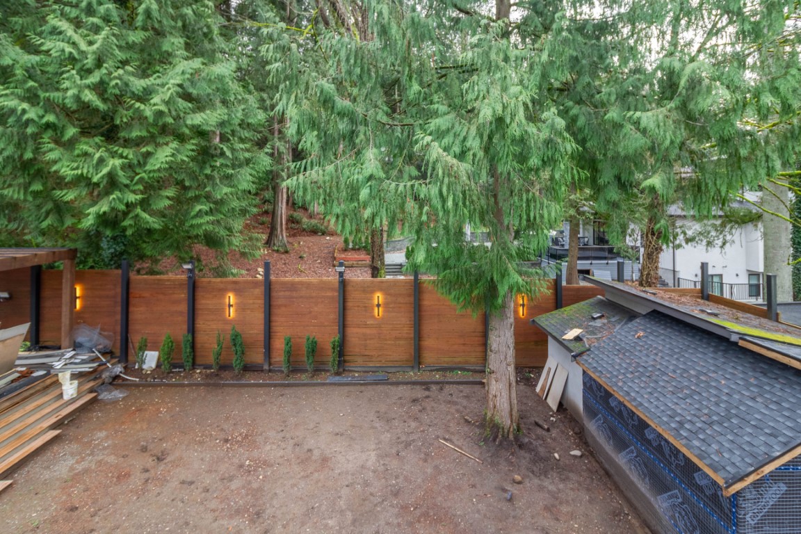 13906 35A AVENUE, SURREY 24