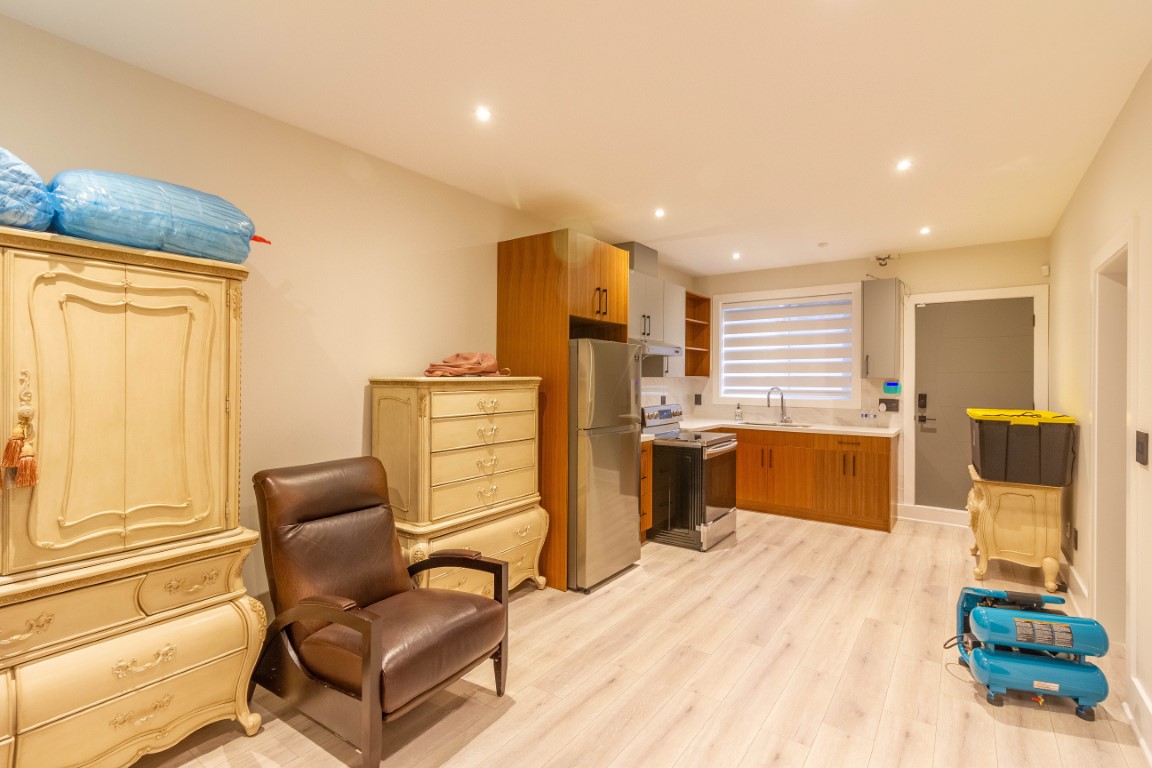 13906 35A AVENUE, SURREY 29