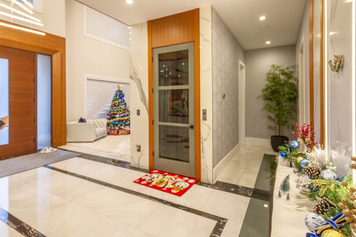 13906 35A AVENUE, SURREY 5