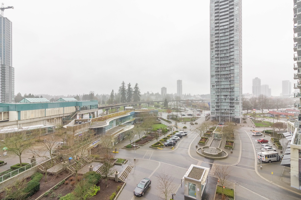 704 9887 WHALLEY BOULEVARD 19