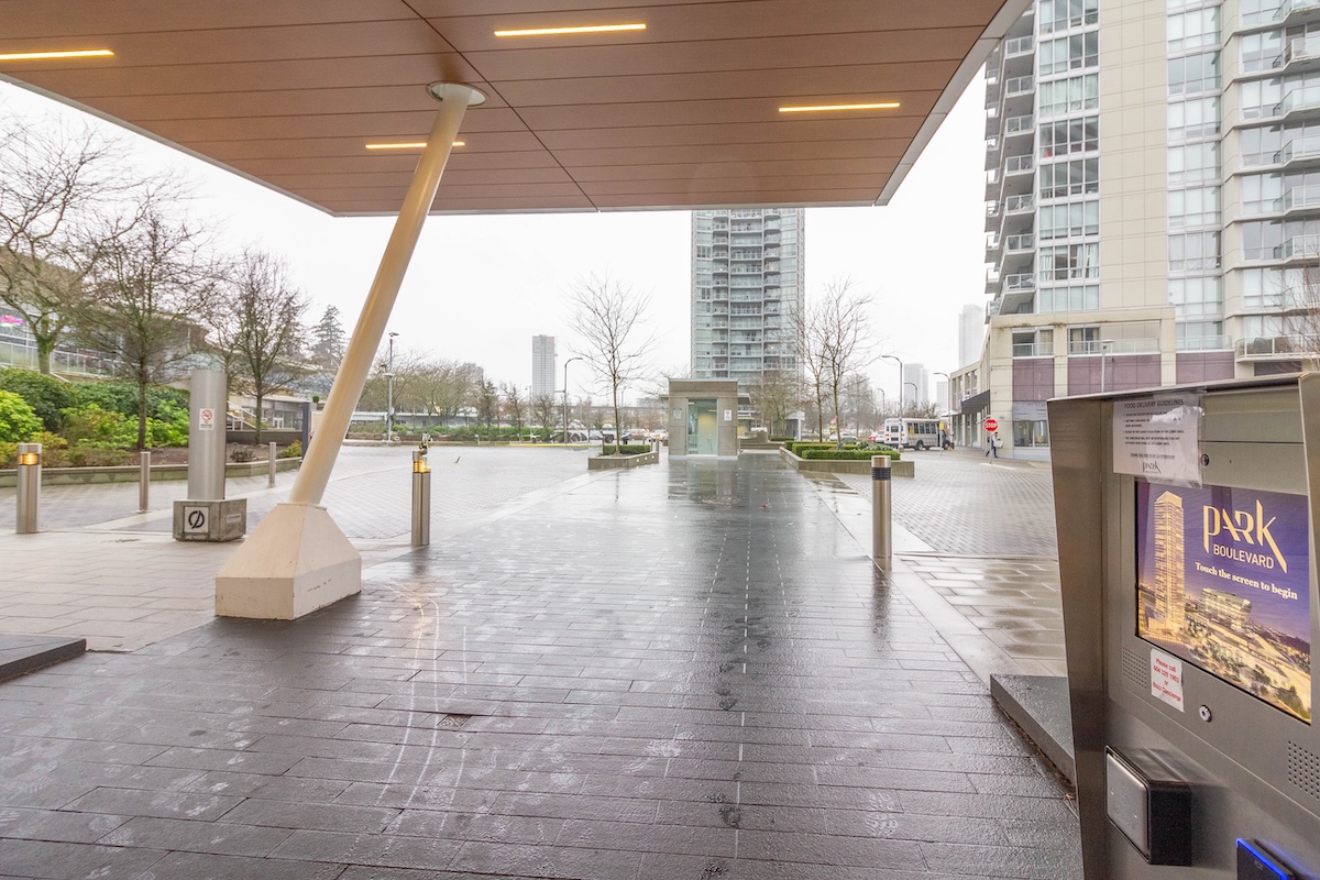 704 9887 WHALLEY BOULEVARD 34